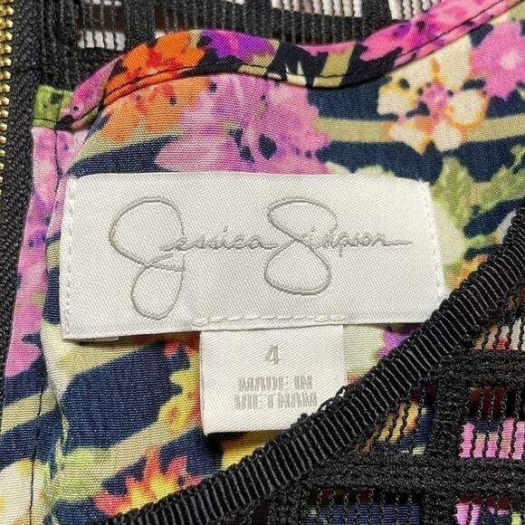 Jessica Simpson women’s sleeveless dress. Size 4. - Picture 10 of 11